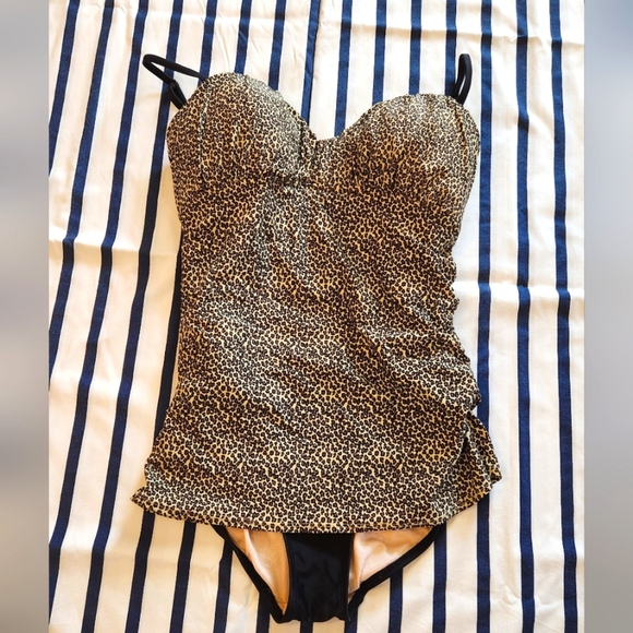 Old Navy Womens Medium Leopard Print Bathing Suit. Spaghetti Straps - Picture 1 of 13
